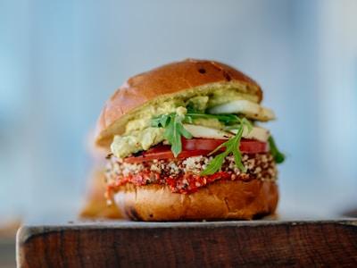 CHICKEN BURGER